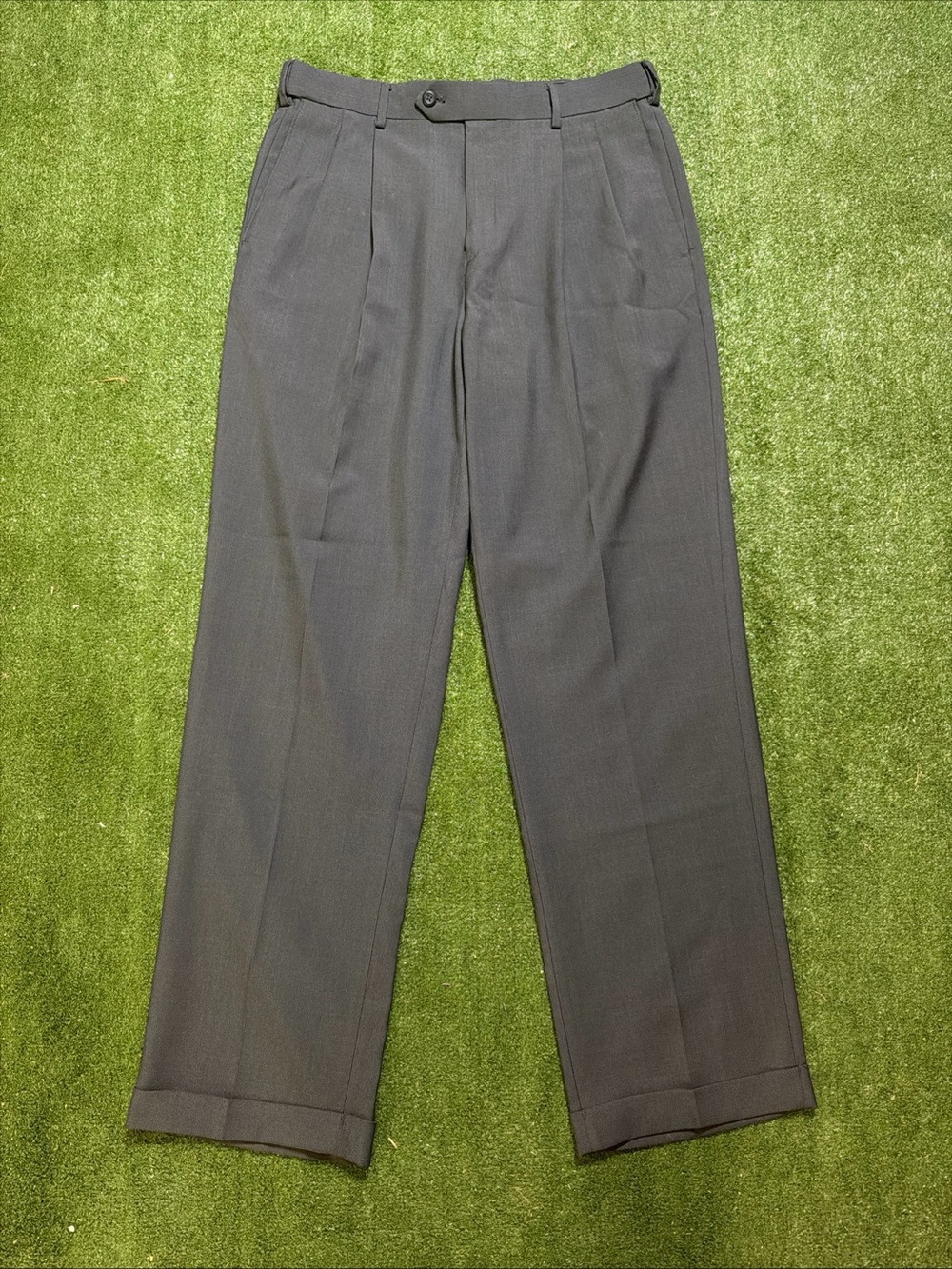 Covington Pleated Cuff 32x32 Maximum Comfort Waistband Gray Men’s Dress Pants